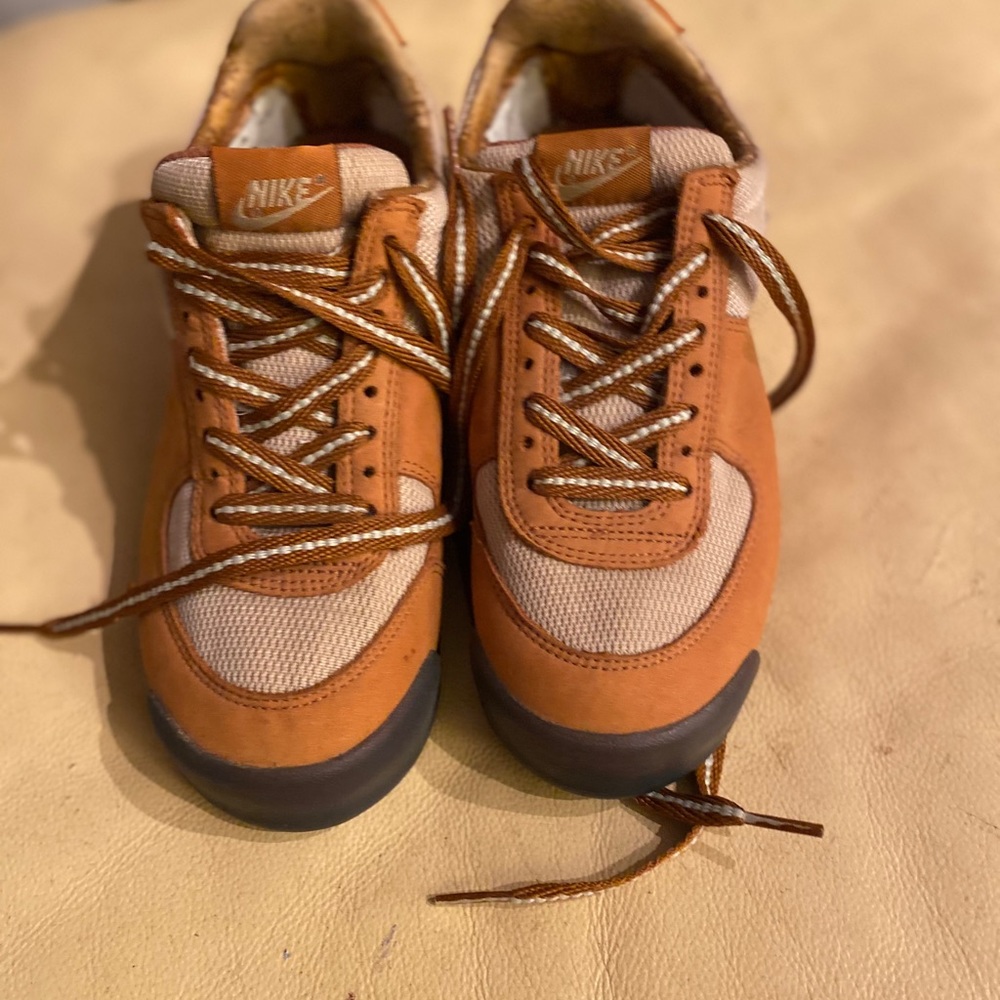 Nike sneakers - Picture 2 of 5